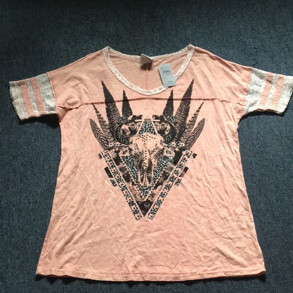 Buckle Daytrip Pink Lace Sleeve Skull Tee Sz Med